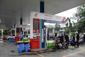 antarafoto-harga-bbm-turun-030123-ies-1_compressed